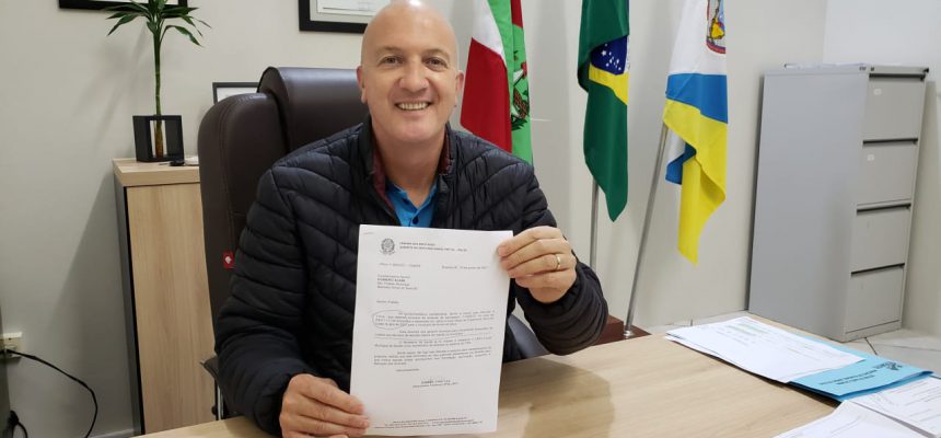 prefeito-evandro-scaini-recebe-a-noticia-de-emenda-de-r317-mil-do-deputado-daniel-freitas