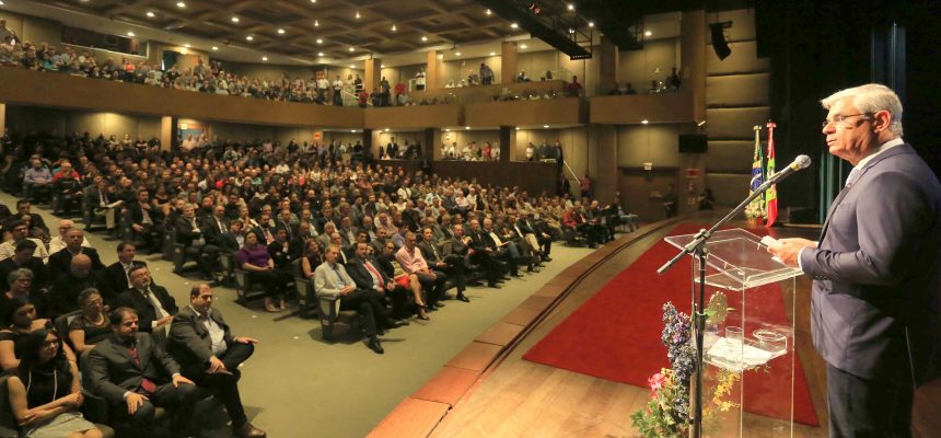florianopolis_-_eduardo_pinho_moreira_pede_responsabilidade_com_os_gastos_publicos_a_novos_secretarios__20180315_1632741549