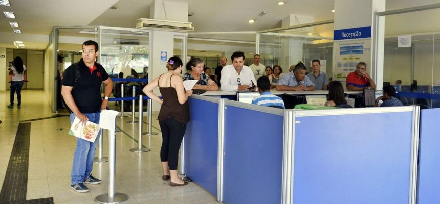 Brasília - Após mais de quatro meses de paralisação, médicos peritos do INSS retornaram hoje (25) ao trabalho com atendimento exclusivo para perícia inicial (Valter Campanato/Agência Brasil)
