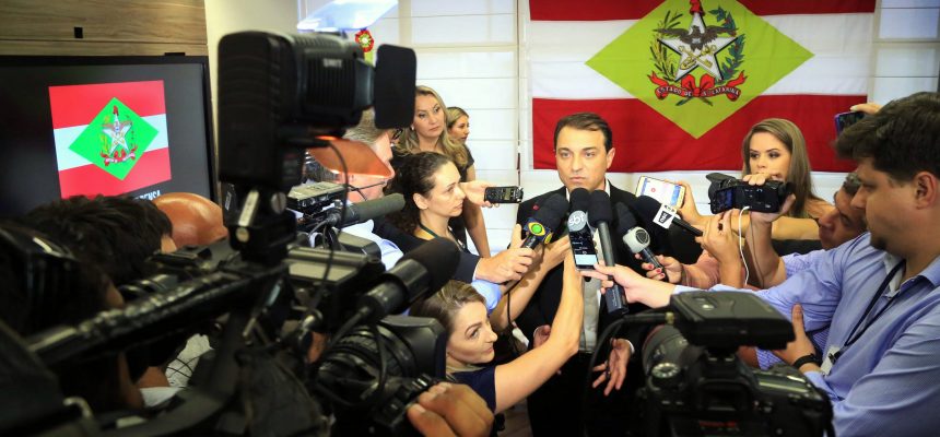 governador_carlos_moises_anuncia_primeiras_medidas_de_contencao_de_gastos_do_executivo_20190102_1280463861