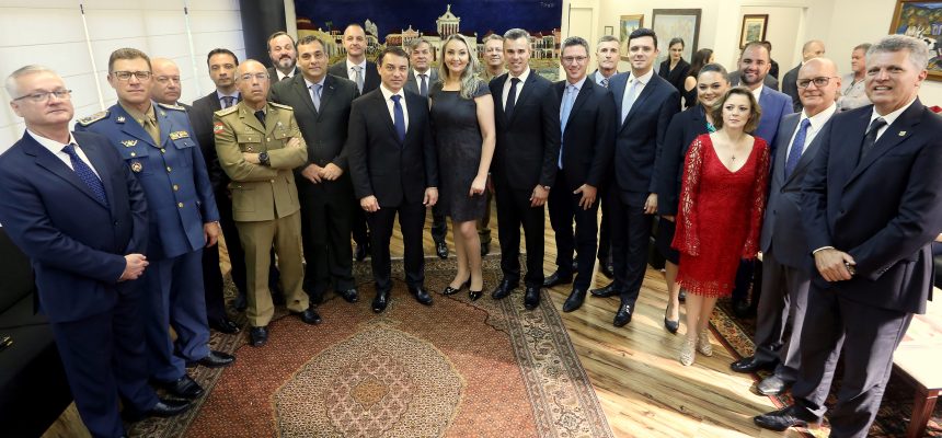 moises_e_daniela_dao_posse_ao_primeiro_escalao_do_governo_20190102_2012300679