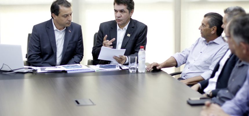 reuniao-entre-o-prefeito-de-criciuma-clesio-salvaro-e-o-governador-carlos-moises-da-silva-foto-de-jhulian-pereira-4