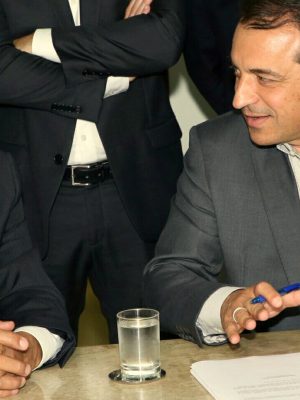 governador_carlos_moises_estrega_reforma_administrativa_na_alesc_20190325_1940251031