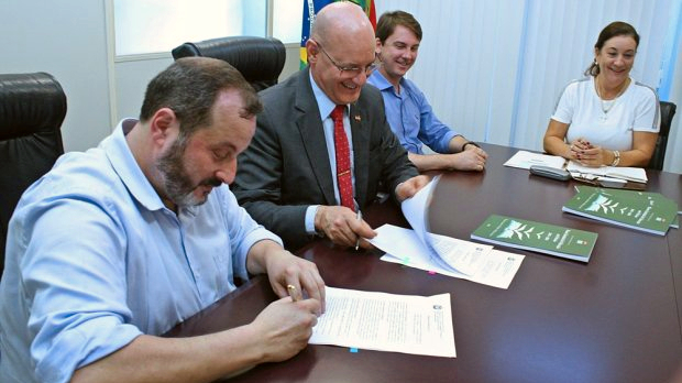 cooperacao_viabiliza_educacao_formal_no_sistema_prisional_de_sc_20190618_1135751222-1