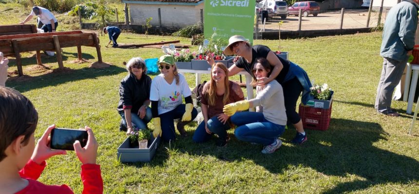 em-2018-o-dia-de-cooperar-beneficiou-seis-entidades-em-morro-da-fumaca-uma-horta-comunitaria-foi-construida