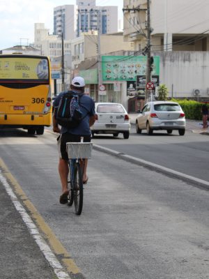 actu-faz-apelo-para-que-populacao-nao-utilize-a-faixa-dos-onibus-3