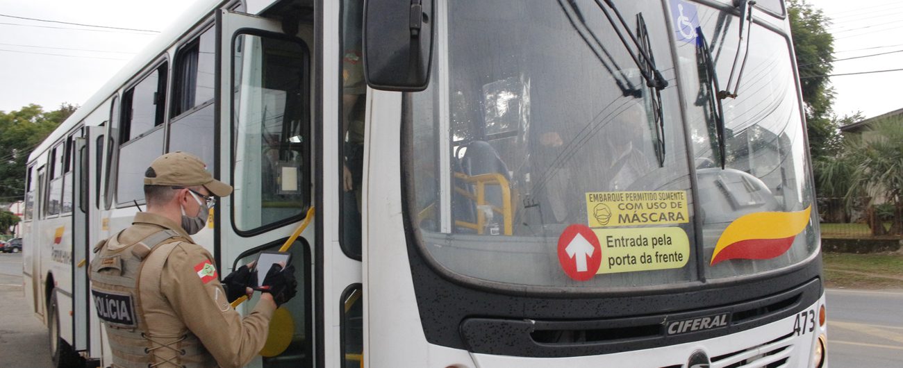 pm-fiscaliza-onibus-em-forquilhinha-36