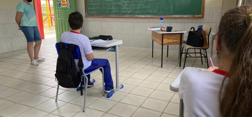 criciuma-aulas-remotas-alcancam-mais-de-6-milhoes-de-arquivos-entre-alunos-e-professores-foto-arquivo-decom