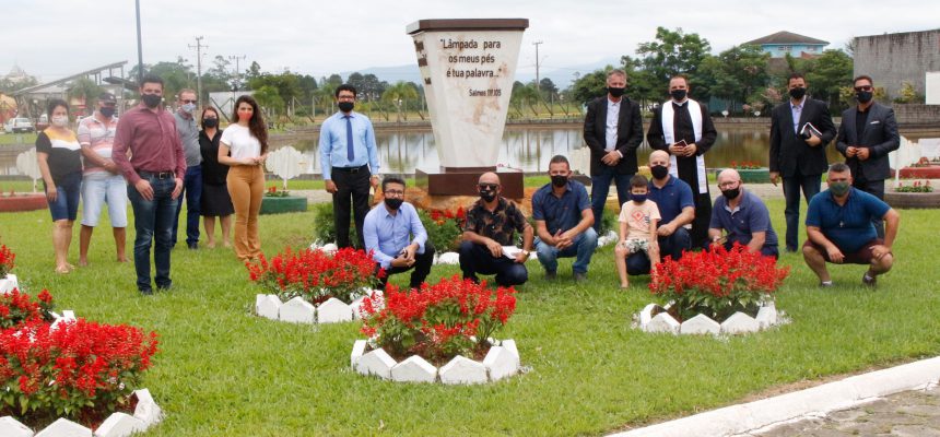monumento-a-biblia-forquilhinha-5