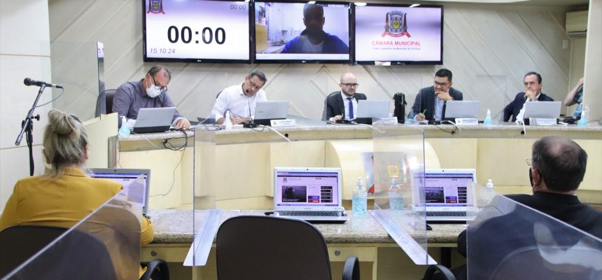 comissaoespecial-temporaria-de-analise-de-leis-da-camara-recebe-sindicalistas-1