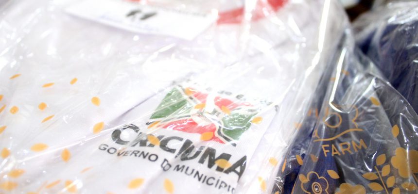 entrega-de-uniformes-escolares-foto-de-jhulian-pereira-2