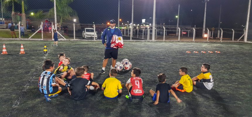dme-promove-treino-de-futebol-para-criancas-de-6-a-16-anos-neste-sabado