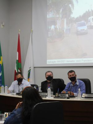 dinho-rampinelli-indicacao-novos-abrigos-de-passageiros
