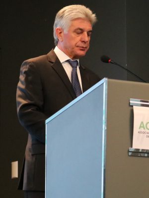 77-anos-15-presidente-moacir