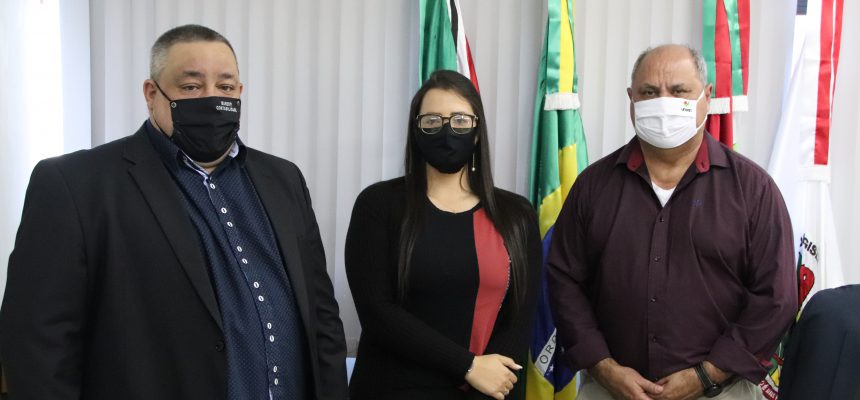 vereadora-de-meleiro-conhece-camara-de-criciuma