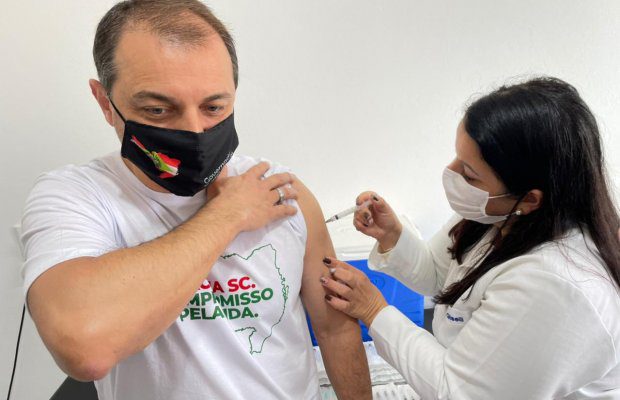 governador_recebe_primeira_dose_da_vacina_contra_covid-19_20210624_1268080969