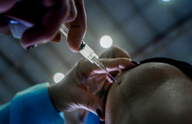 vacinacao_em_sc_estado_e_o_terceiro_do_pais_com_a_menor_proporcao_de_pessoas_em_atraso_na_aplicacao_da_segunda_dose_20211116_1325961112