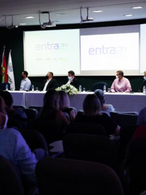 entra21_planeja_formar_seis_mil_profissionais_na_area_da_tecnologia_no_estado_20220208_1566467558