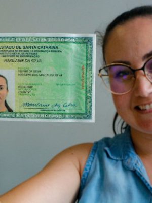 primeiro_no_pais_santa_catarina_ja_emitiu_1395_mil_documentos_de_identidade_com_numeracao_unica_para_rg_e_cpf_20220223_1456957978
