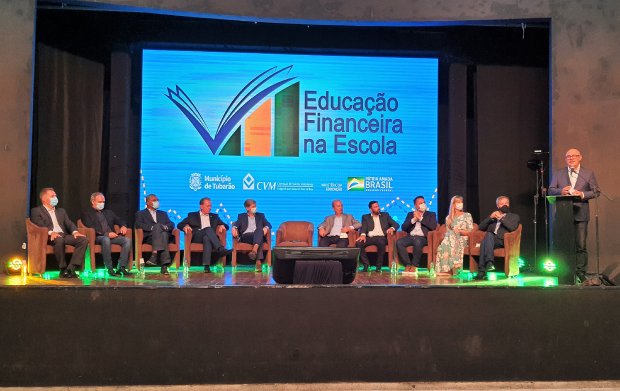 programa_de_educacao_financeira_e_lancado_em_sc_20220222_1878906277