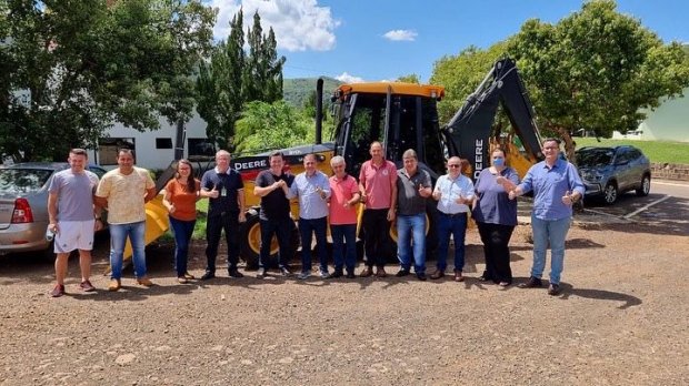 governo_investe_em_equipamentos_agricolas_para_minimizar_os_impactos_da_estiagem_20220308_1590377550