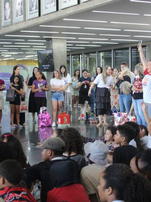 campanha-do-natal-solidario-entrega-de-presentes-marcam-iniciativa-da-prefeitura-de-criciuma-foto-de-leticia-cardoso-1